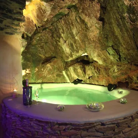 アパート The Ginkgo : Amazing Private Jacuzzi Built In Rock, 20m From The Beach, A/c, Wifi, Patio... コリウール