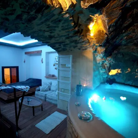 アパート The Ginkgo : Amazing Private Jacuzzi Built In Rock, 20m From The Beach, A/c, Wifi, Patio... コリウール