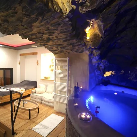 The Ginkgo : Amazing Private Jacuzzi Built In Rock, 20m From The Beach, A/c, Wifi, Patio... アパート コリウール