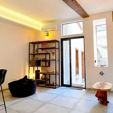 アパート The Ginkgo : Amazing Private Jacuzzi Built In Rock, 20m From The Beach, A/c, Wifi, Patio...